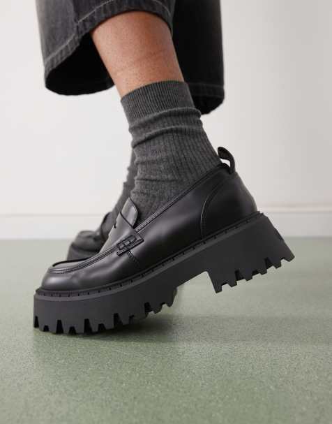 Buffalo loafers in black - view 1