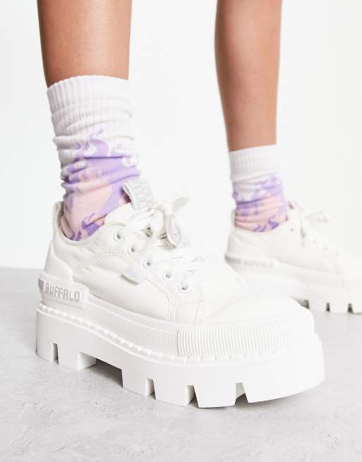 Buffalo - Raven - Veganvriendelijke lage schoenen met veters in wit 