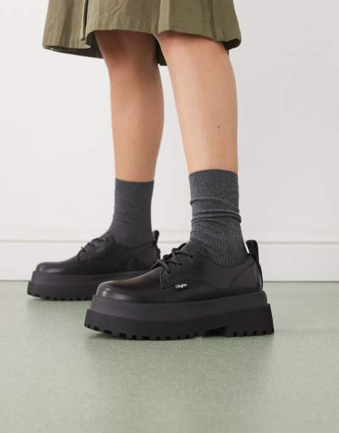 Buffalo – Schnürschuhe in Schwarz mit dicker Sohle - view 1