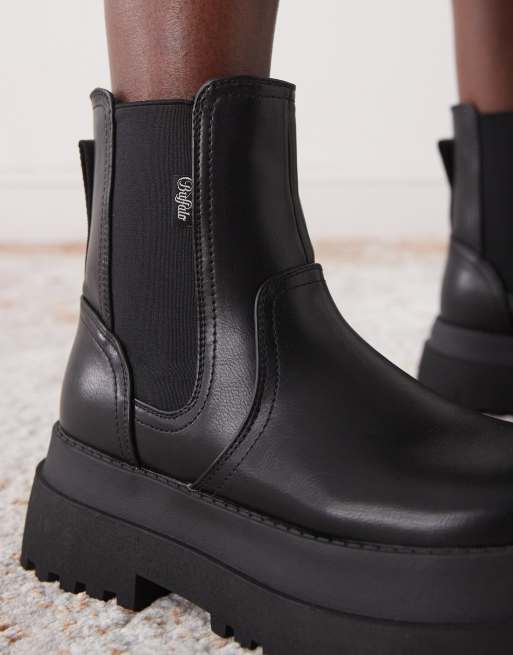 Buffalo – Stiefel in Schwarz mit dicker Sohle ASOS