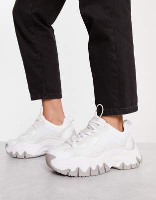 Buffalo Trail One sneakers in white - ASOS Price Checker