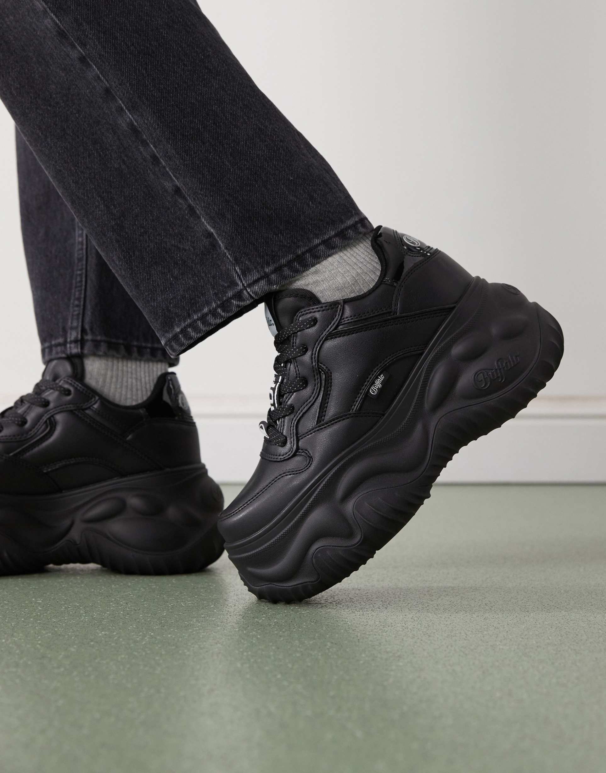 buffalo vegan feral one platform sneakers in black