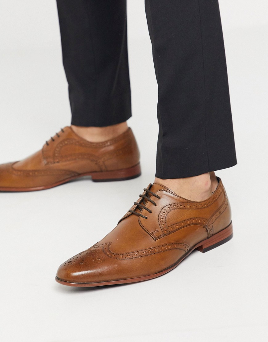 Burton Menswear – Ljusbruna brogueskor i läder-Guldbrun
