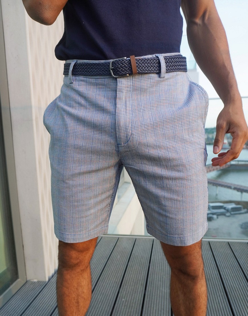 Burton Menswear – Marinblå shorts i bäckebölja med bälte