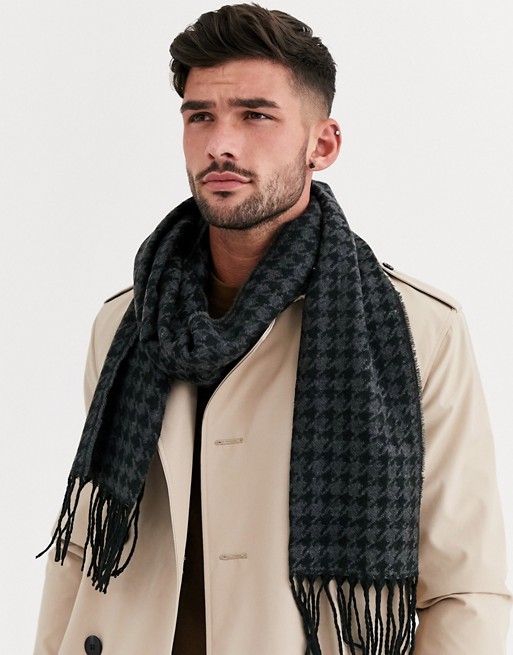 Burton Menswear scarf in dogtooth print