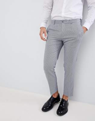 grey capri trousers