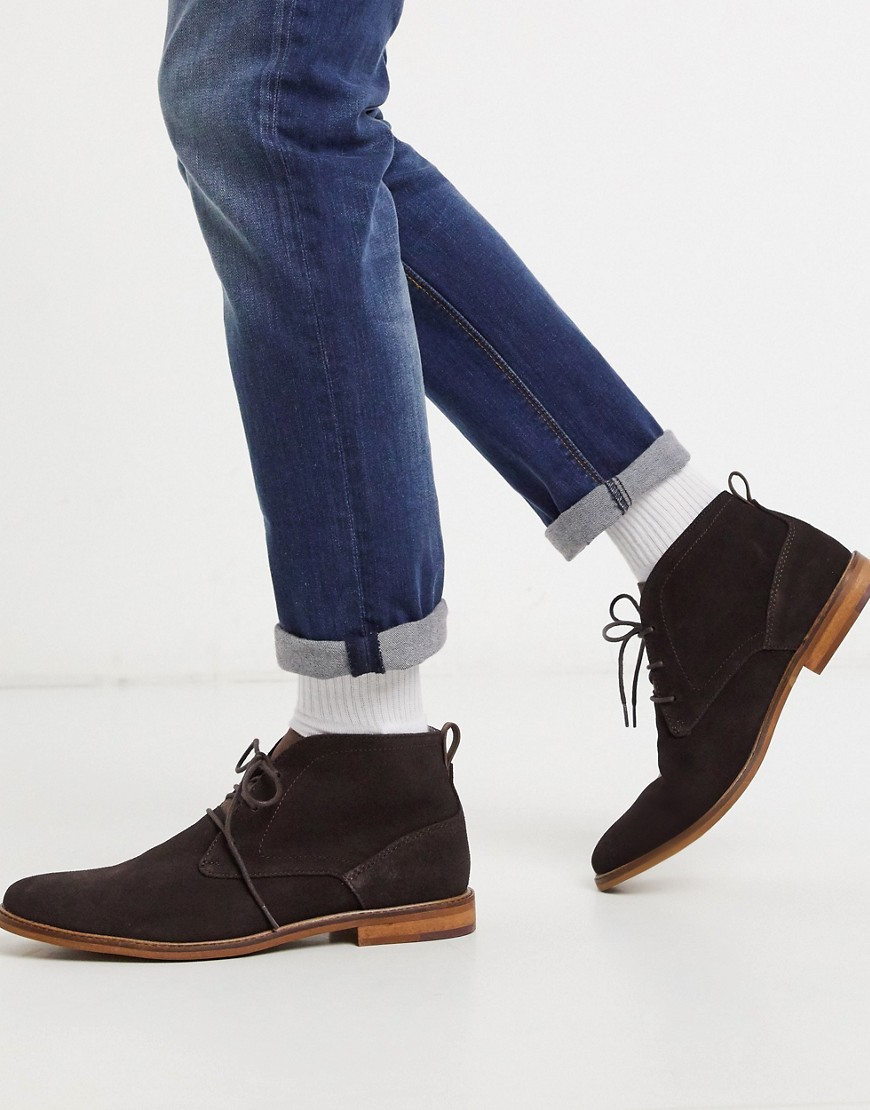 Burton Menswear - Suède chukka boots in bruin