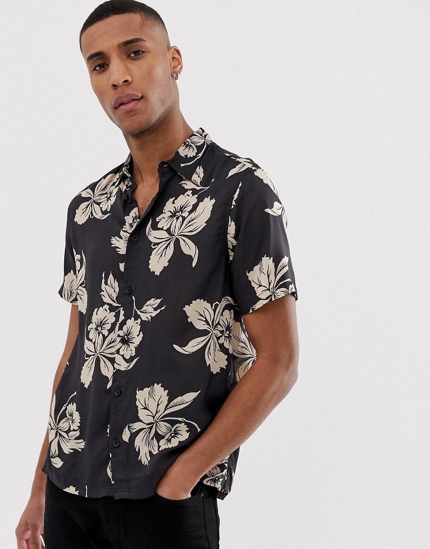 Burton Menswear – Svart, hawaii-mönstrad skjorta