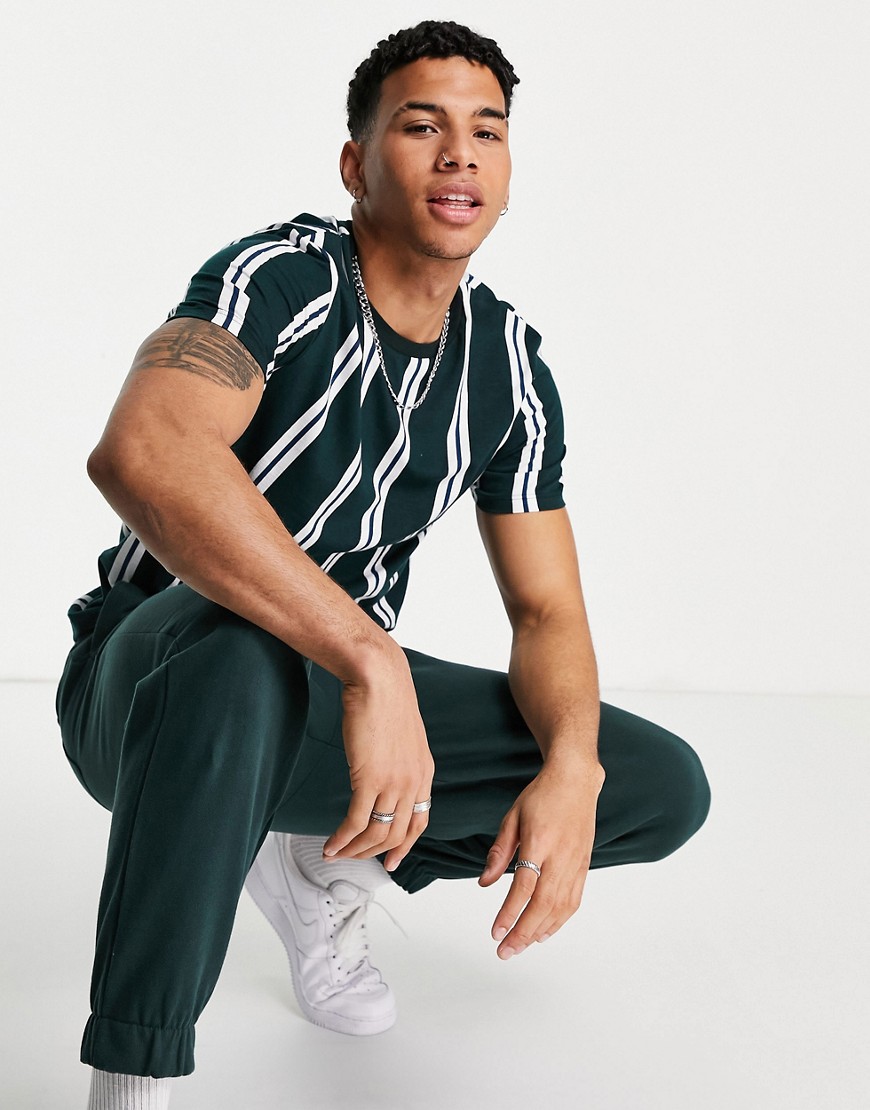 Burton Menswear t-shirt with stripe in black-Green