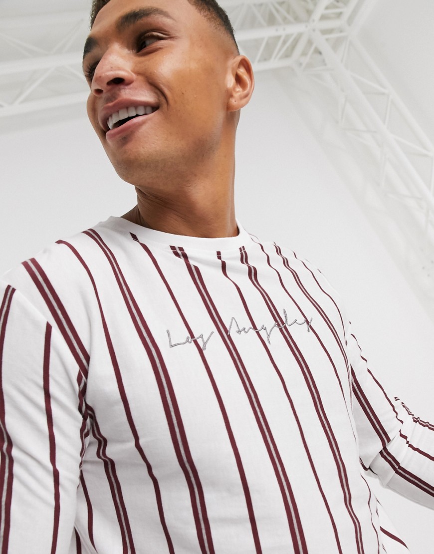 Burton Menswear – Vinröd t-shirt med lång ärm och vertikala ränder