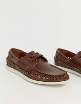 tan boat shoes