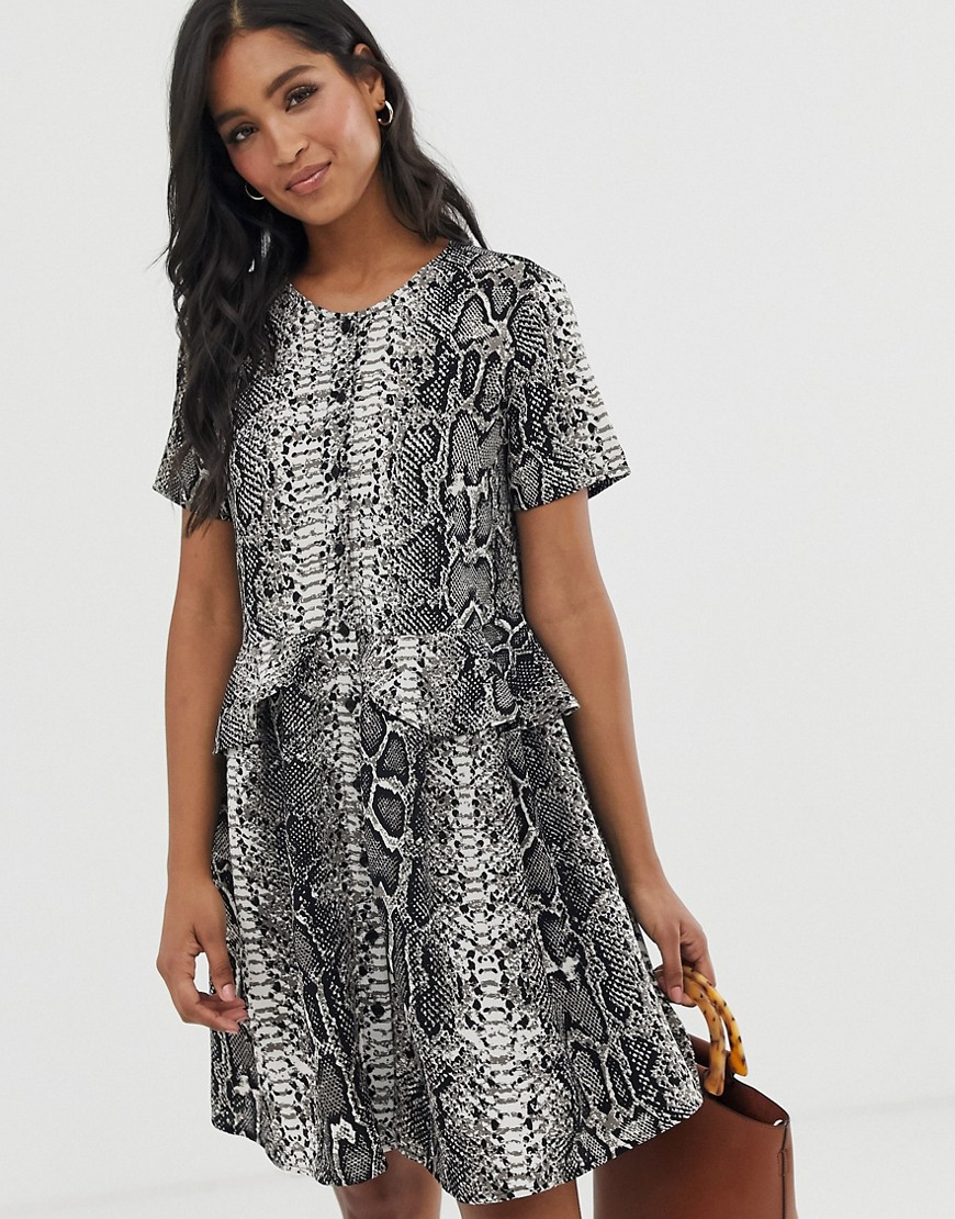 Busseronne kjole i slangeprint med knapper fra Vero Moda-Multifarvet
