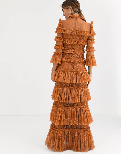 pad vervagen fenomeen By Malina - Carmine - Lange kanten jurk met laagjes in roestbruin | ASOS