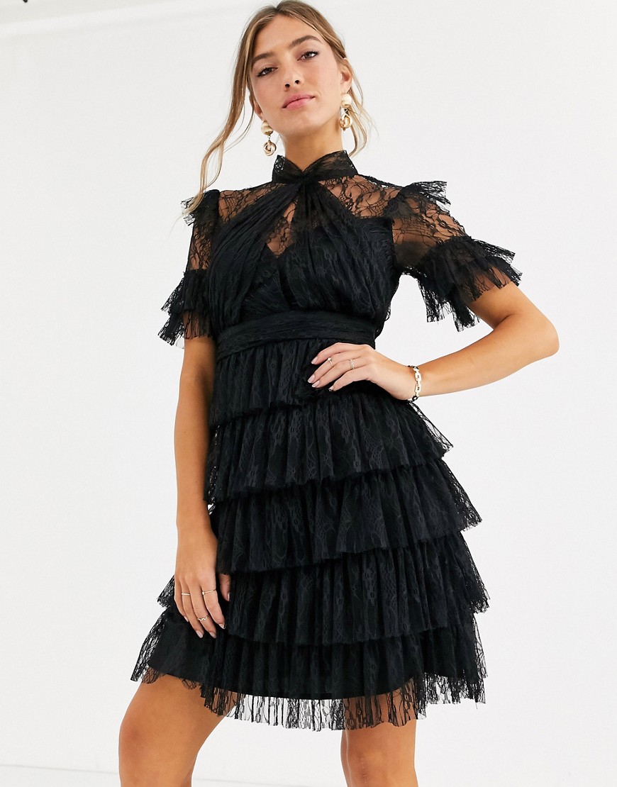 By Malina - Liona - Kanten mini-jurk met laagjes in zwart