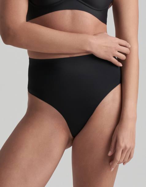 Bye Bra - Onzichtbare corrigerende string met halfhoge taille en medium contour in zwart - view 1