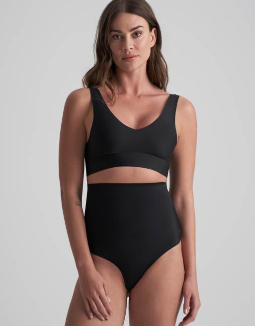 Bye Bra - Onzichtbare medium corrigerende string met hoge taille in zwart, 2 van 4