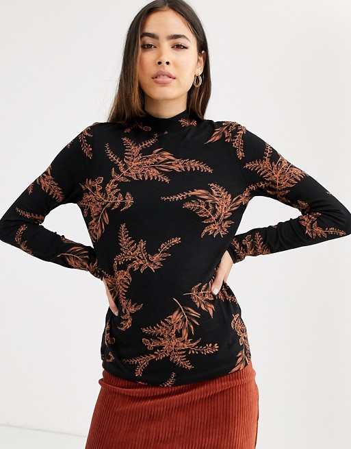 b.Young high neck printed top
