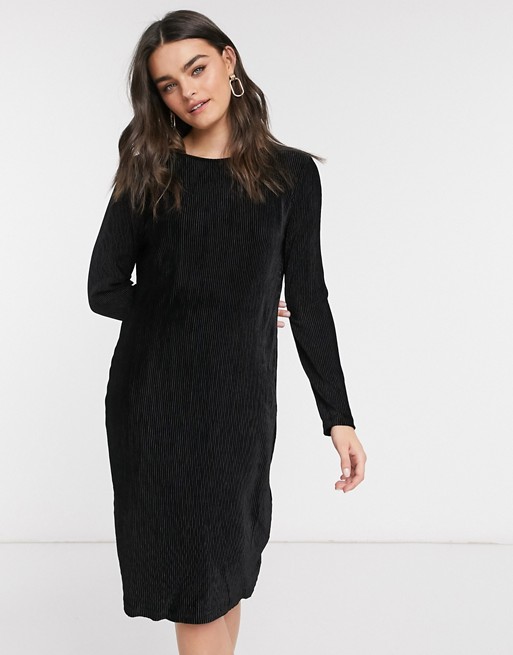 b.Young pleated shift dress in black