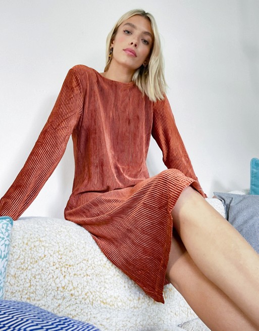 b.Young pleated shift dress in copper