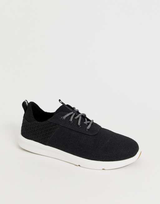  Cabrillo-sneakers i sort kanvas fra Toms