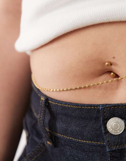 Cadena para vientre dorada de cadena de acero inoxidable resistente al agua de ASOS DESIGN Curve, 2 de 3