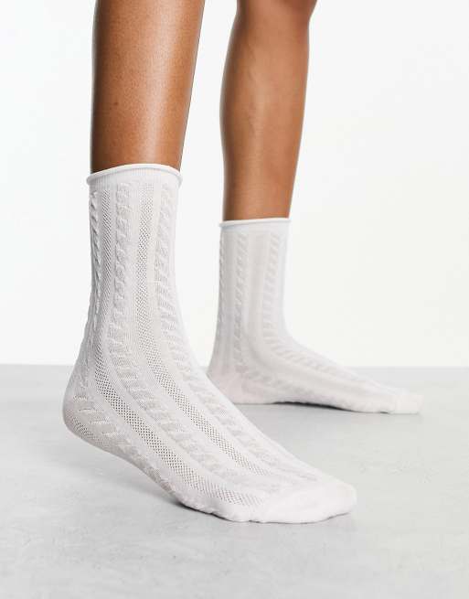 Calcetines blancos con estampado de punto de ochos de Daisy Street