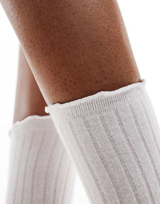 Calcetines blancos con volante de canalé de Vero Moda, 3 de 4
