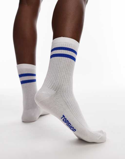 Calcetines blancos deportivos con rayas azul cobalto de canalé de Topshop, 2 de 4