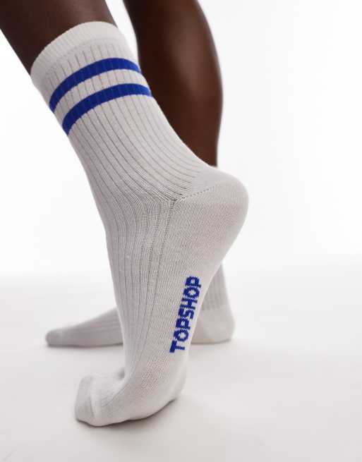 Calcetines blancos deportivos con rayas azul cobalto de canalé de Topshop, 4 de 4