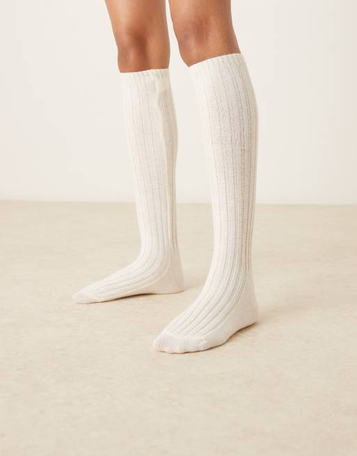 Calcetines blancos por la rodilla de canalé de My Accessories