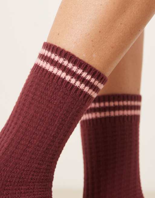 Calcetines burdeos a rayas rosas de canalé gofrado muy suave de ASOS DESIGN, 2 de 3