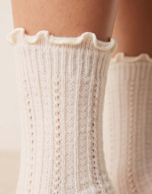 Calcetines color crema con borde ondulado de punto de croché de ASOS DESIGN, 2 de 3