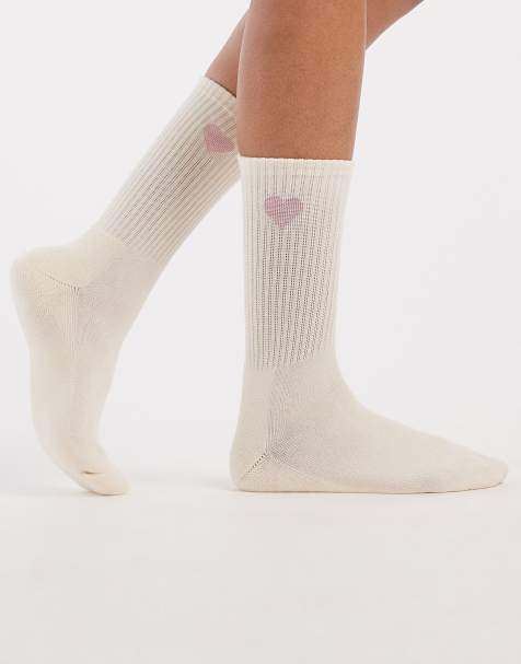 Calcetines color crema y rosas de estilo deportivo con motivo de corazón de canalé de Vero Moda - view 1