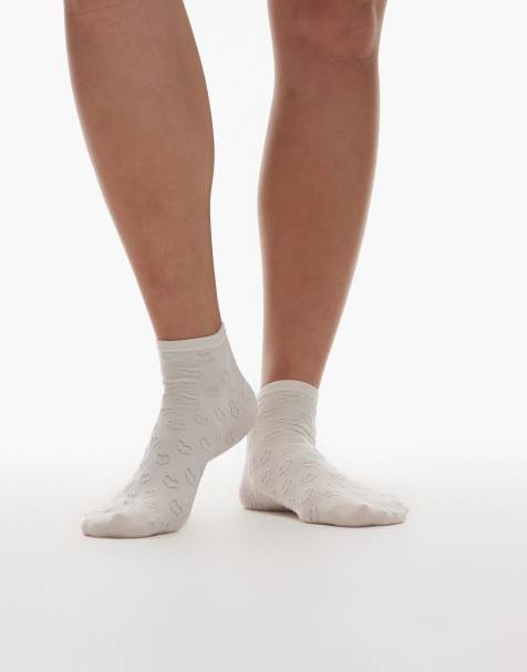 Calcetines de deporte blanco hueso con bordados de flores y corazones de & Other Stories - view 1