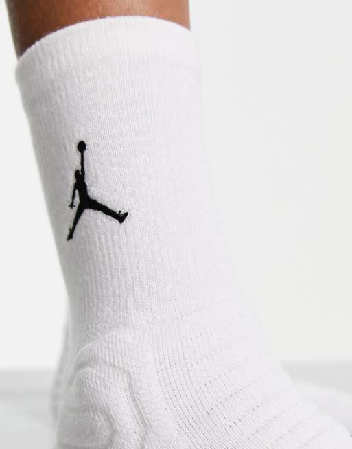 Calcetines Air Jordan Dri fit crew game blanco  Air jordans, Calcetines de  baloncesto, Fondos de nike