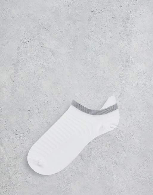 Calcetines deportivos blancos ligeros unisex de corte invisible Spark de Nike Running