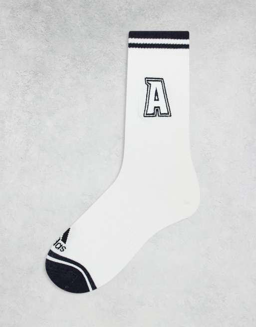 Calcetines deportivos con letra de estilo universitario de adidas Training