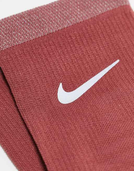 Calcetines deportivos rojos ligeros unisex Spark de Nike Running, 2 de 4