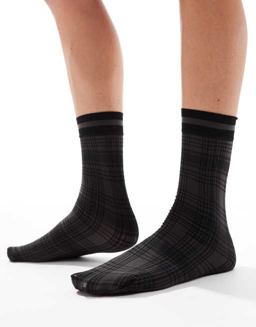 Calcetines negros traslúcidos a cuadros escoceses de Pretty Polly
