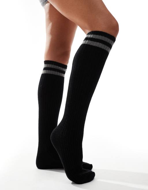 Calcetines negros y grises por debajo de la rodilla con detalle a rayas de My Accessories