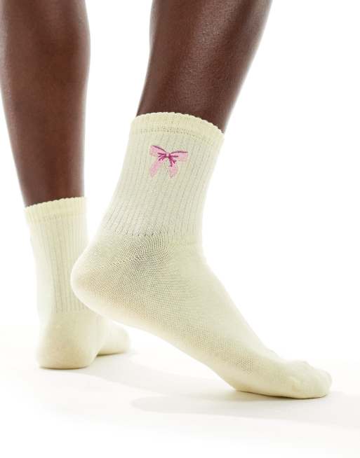 Calcetines tobilleros amarillos con lazo bordado de ASOS DESIGN