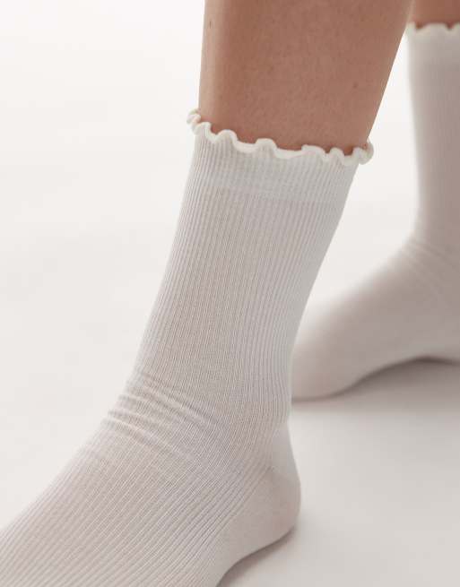 Calcetines tobilleros blancos con volantes de canalé de & Other Stories, 2 de 3