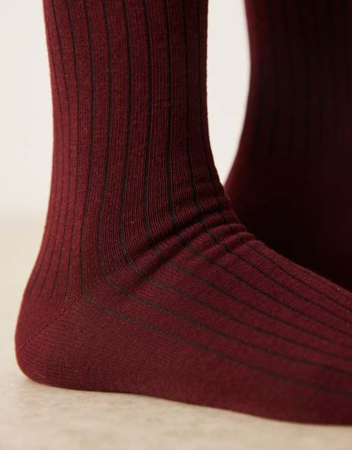 Calcetines tobilleros burdeos y rosas con detalle de volante de ASOS DESIGN, 2 de 3