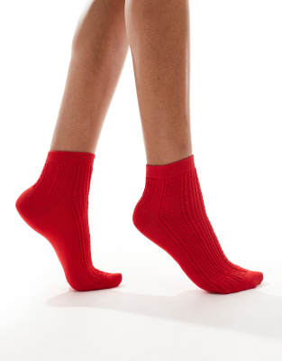 Calcetines tobilleros rojos de punto pointelle Sofie de SUI AVA