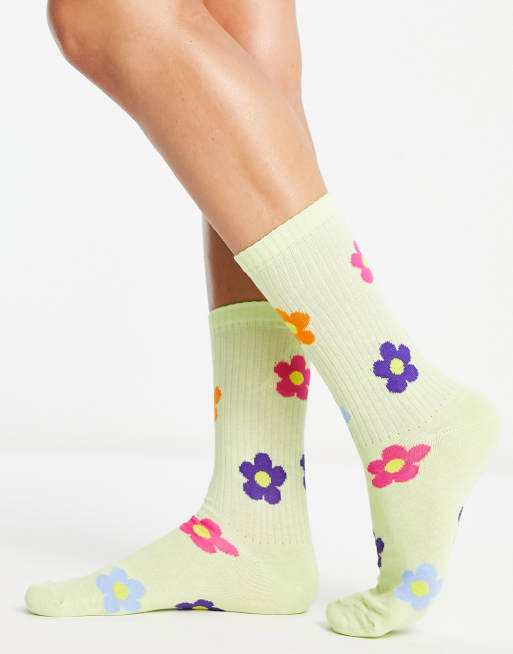Calcetines verdes con flores de ASOS DESIGN