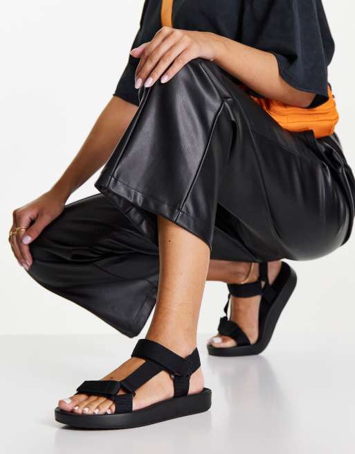 Call It Spring by ALDO – Ruthie – Czarne sandały w stylu sportowym – BLACK