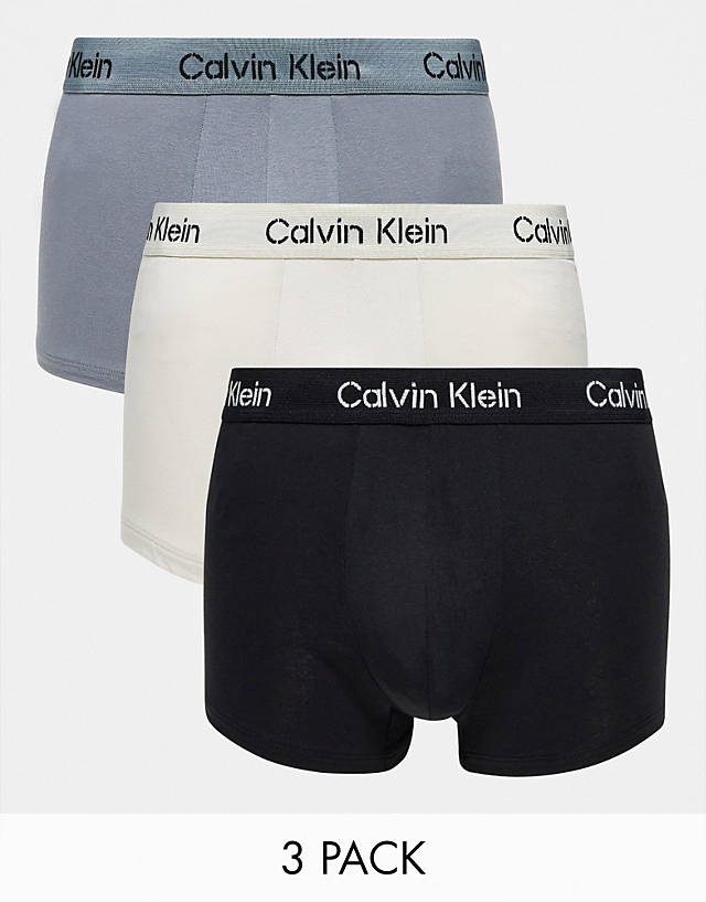 Calvin Klein - 3-pack trunks in black, grey and off-white