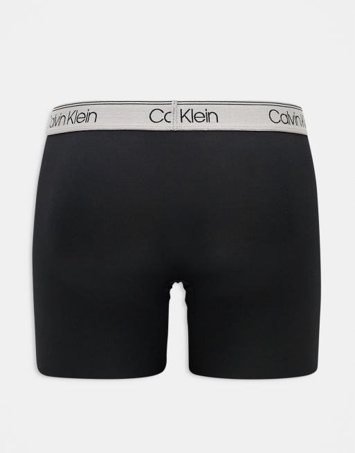 Calvin Klein 3er Pack eng sitzende Boxershorts aus Stretch Mikrofaser in Schwarz mit farbigem Bund ASOS