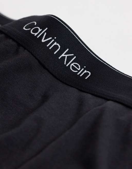 Calvin Klein – 5er-Pack Boxershorts aus elastischer Mikrofaser in Schwarz mit Bund in verschiedenen Farben, 2 von 3