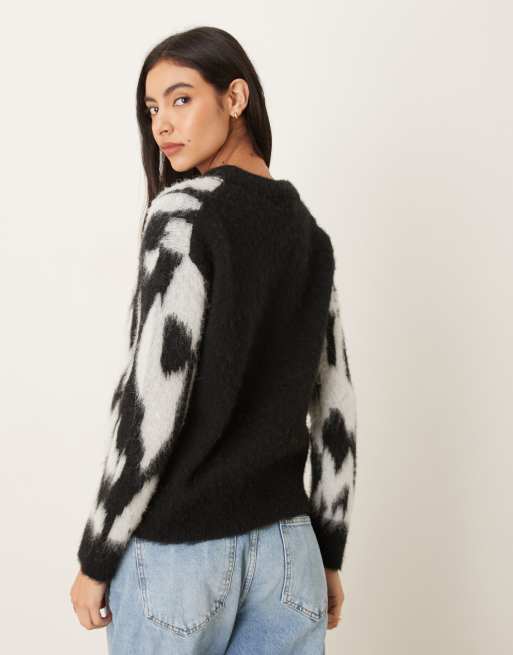 Calvin Klein – Angerauter Pullover in Schwarz und Weiß mit verzerrtem Muster, 4 von 4